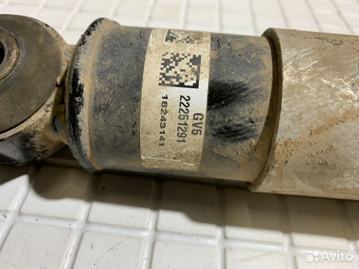 Амортизатор задний левый Cadillac Escalade 3