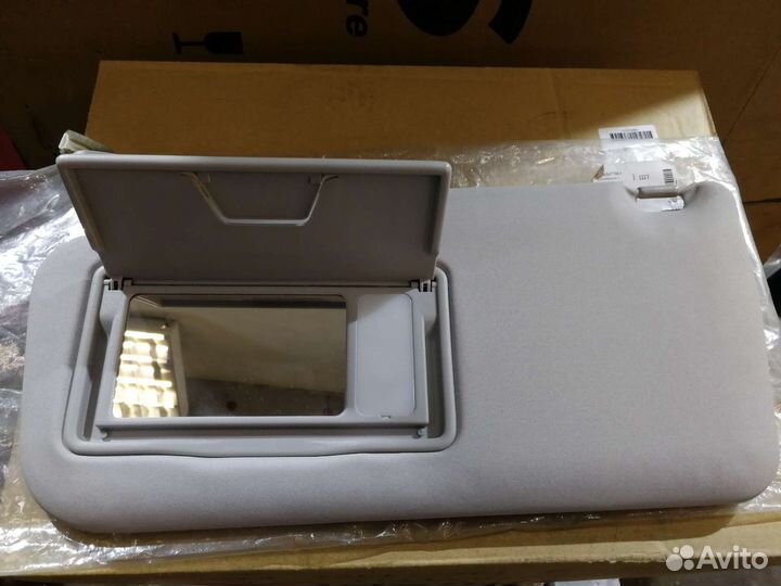 Козырёк солнцезащитный 7620A675HA