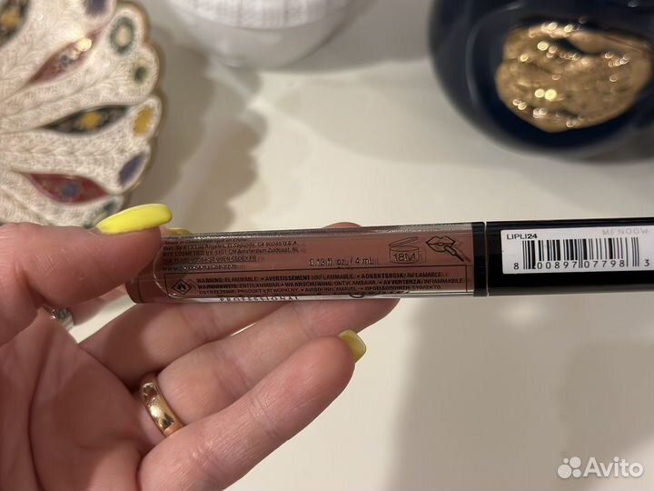 Губная помада NYX Lip Lingerie 24 Cabaret Show