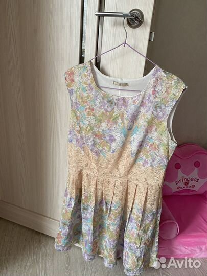 Платья женские, свитера, куртка кожаная