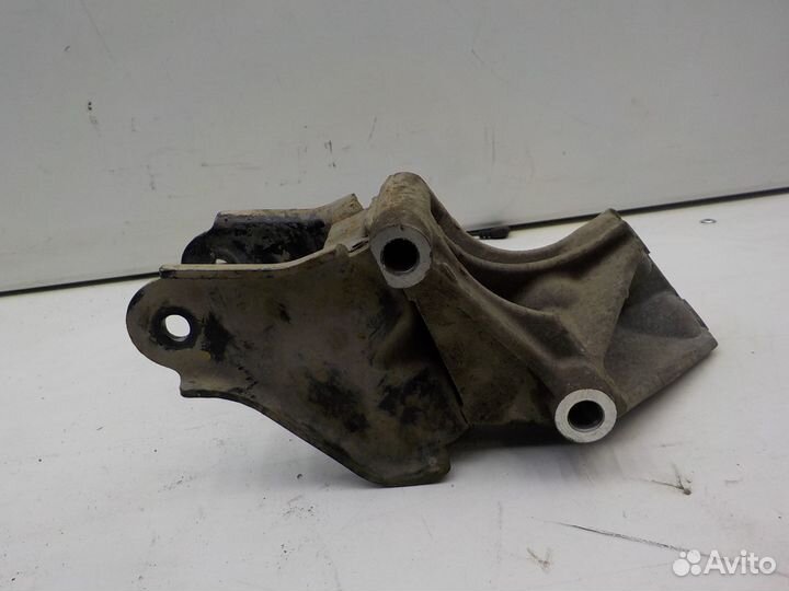 Опора двигателя Suzuki SX-4 2006