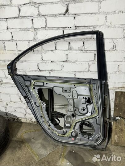 Дверь задняя левая Nissan Primera P12