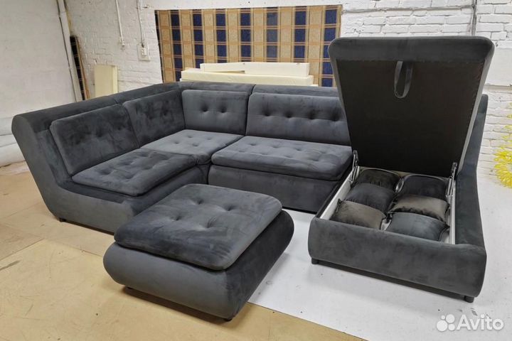 Большой угловой диван