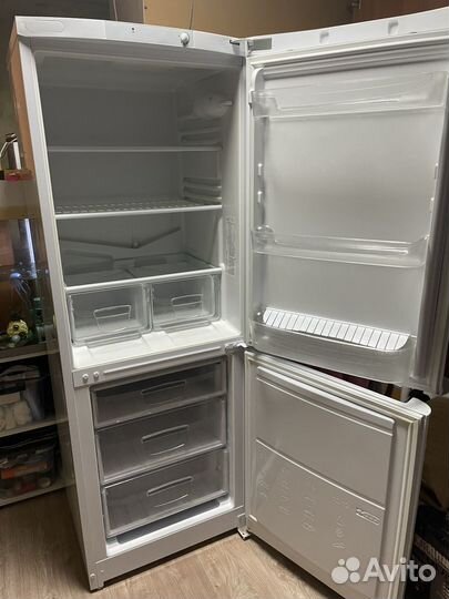 Холодильник indesit