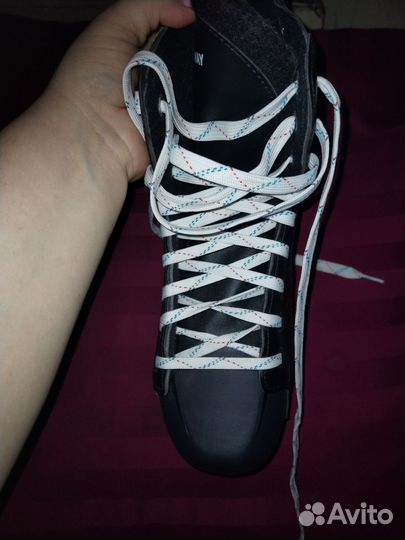 Коньки хоккейные