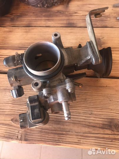 Дросельная заслонка toyota