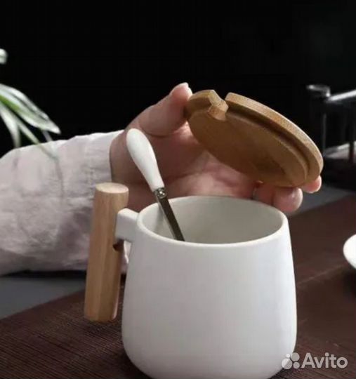 Кружка с крышкой и ложкой