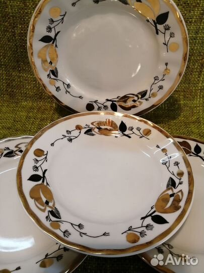 Тарелки разные