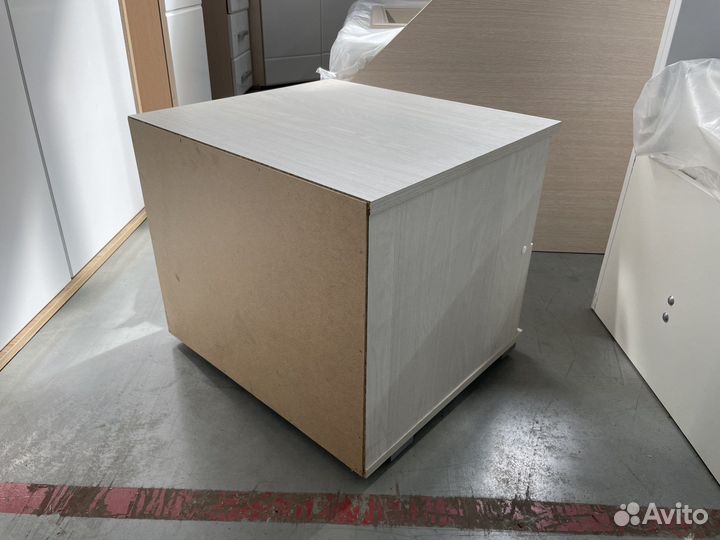 Тумба прикроватная