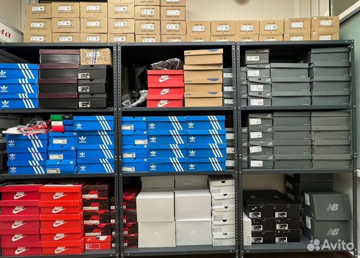 Кроссовки оптом закрываем склад