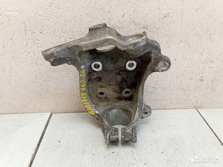 Кулак передний левый бмв