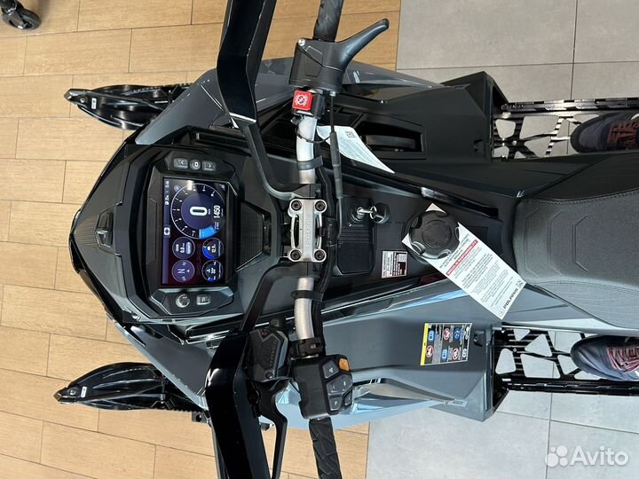 Polaris 850 indy VR1 137 Matryx