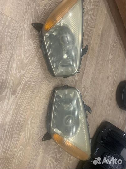 Продам фары rav4 2001 год