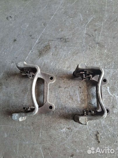 Скоба задних суппортов Volkswagen Passat B6