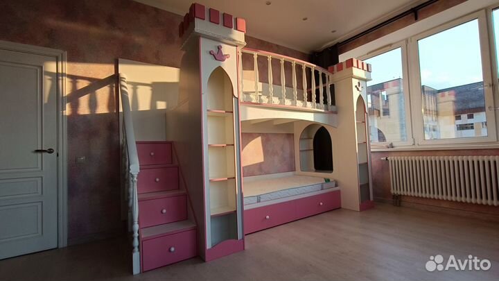 Двухъярусная кровать Замок в детскую