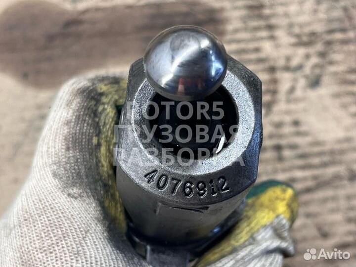 Форсунка топливная Scania 124 4 2004 1521978