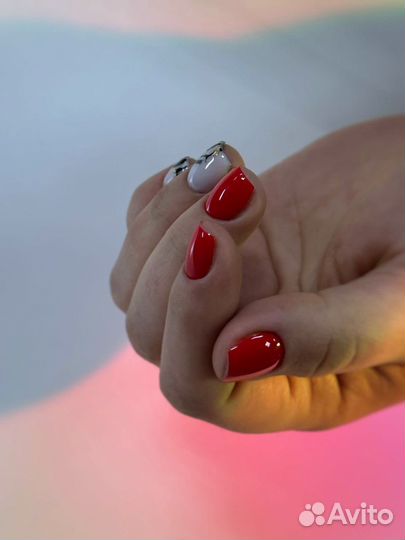 Требуються модели на маникюр