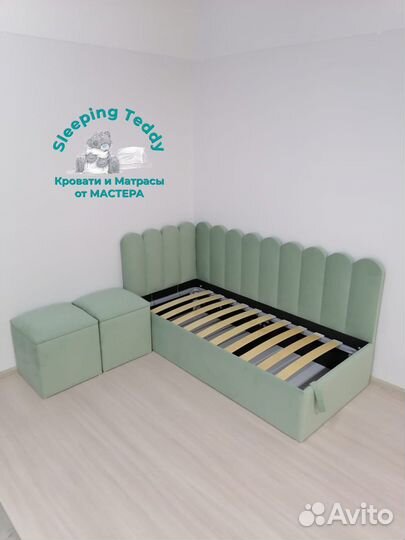 Детская кровать с мягкой спинкой