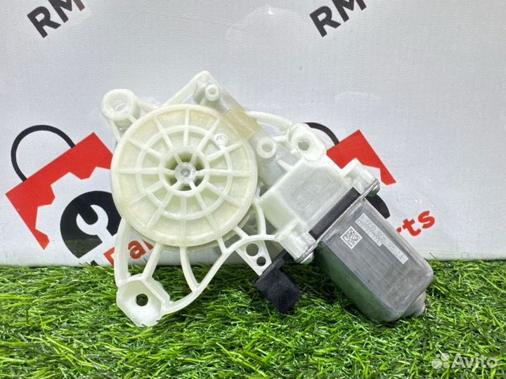 Моторчик стеклоподъемника передний левый Mercedes