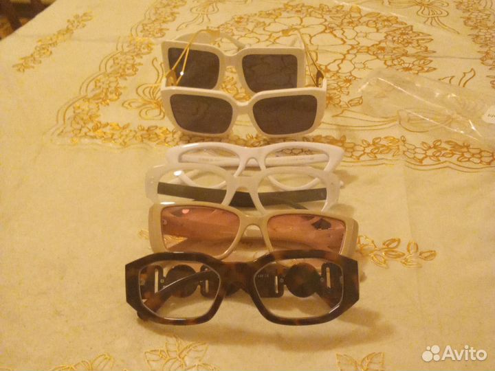 Очки разные белые солнечные,остальные -2