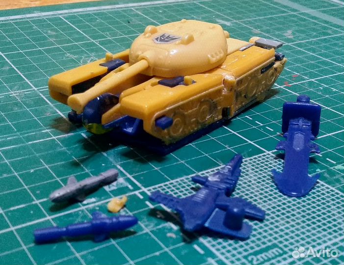 Трансформер 90-х гг. Blitzwing