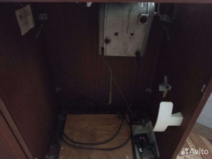 Швейная машина Чайка 143