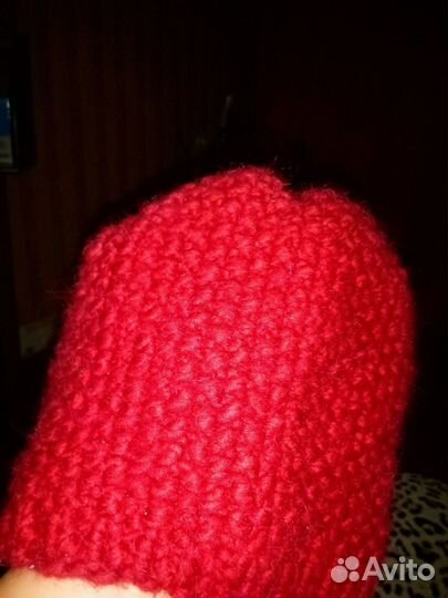 Две шапки зимние. И набор шапка и шарф