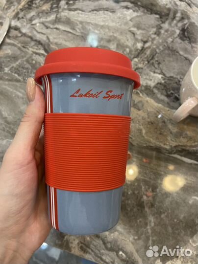 Керамическая кружка с крыжкой