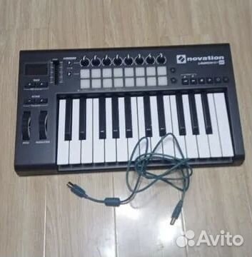 Миди-клавиатура novation LaunchKey MK3