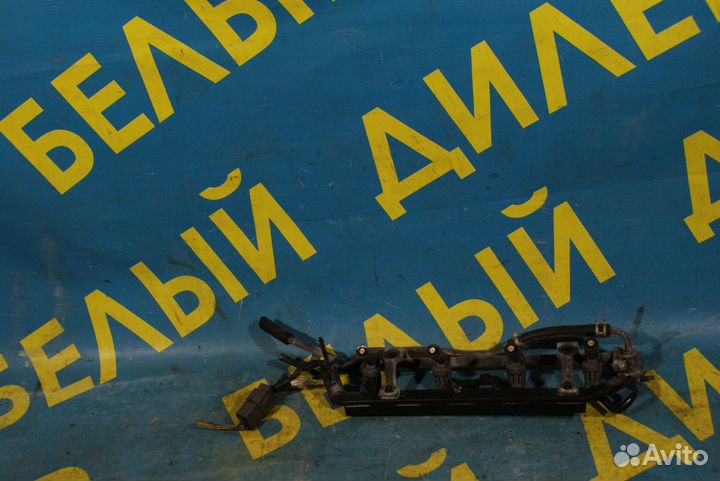 Топливная рампа форсунка Mazda 323F BA