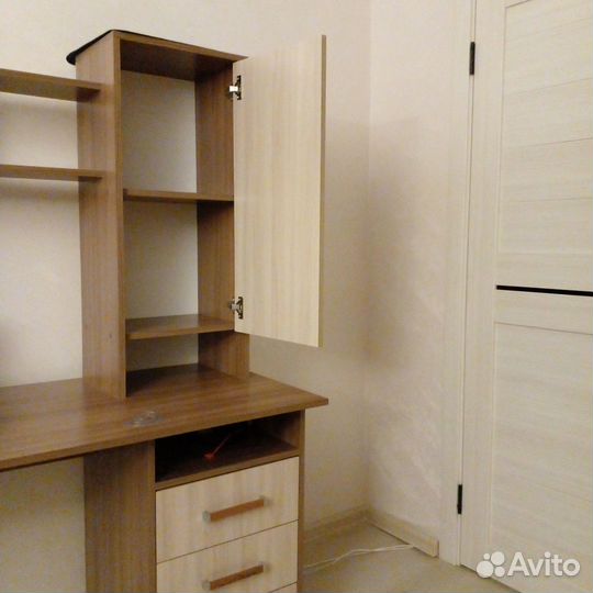 Продам компьютерный стол