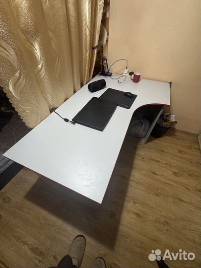 Стол офисный угловой новый