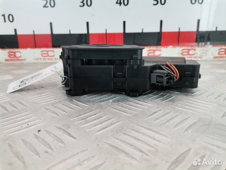 Замок крышки багажника для Skoda Superb (3T)