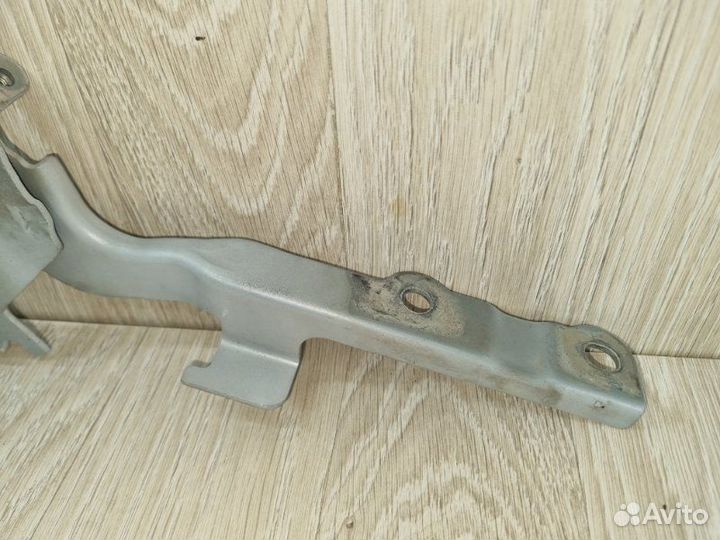 Петля капота правая Hyundai Ix35