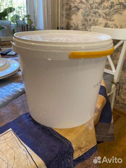 Ведро пластиковое с крышкой