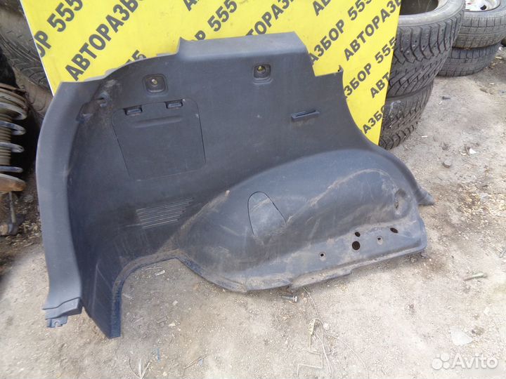 Обшивка багажника задняя левая Lifan X60 2012)