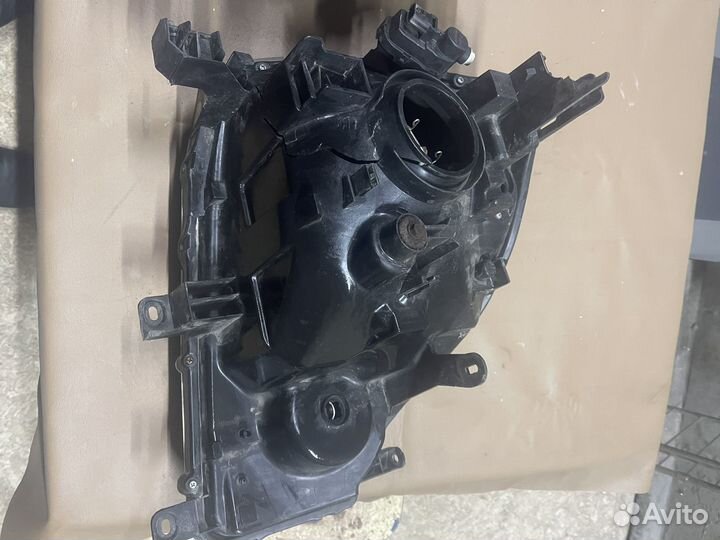 Фары Nissan x trail t31 2008