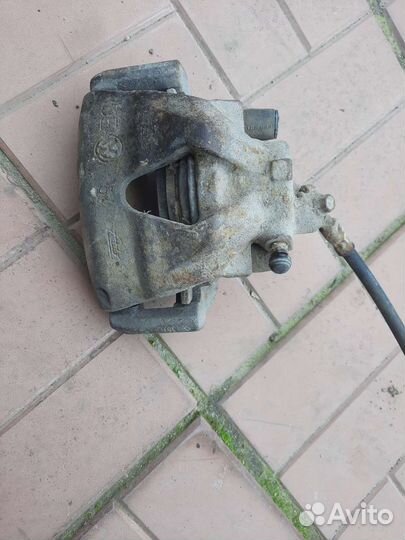 Volkswagen Passat в4 супорт левый правый