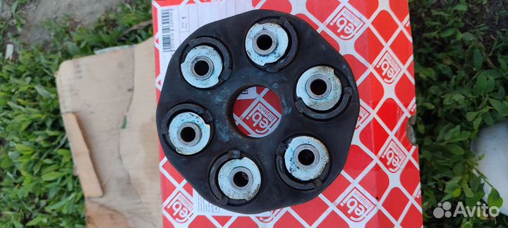 Муфта передняя карданного вала w124w201