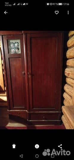 Старинный шкаф