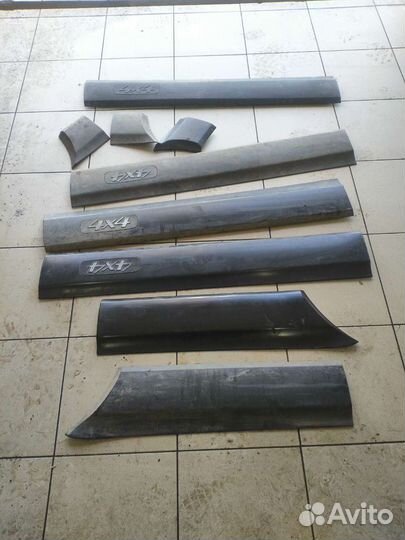 Обивка форточки багажника. Нива Шевроле