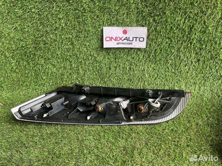 Фонарь задний правый Nissan Presage TU31 QR25DE