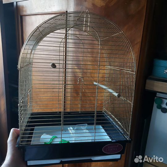 Клетки и аксессуары для попугая и грузына