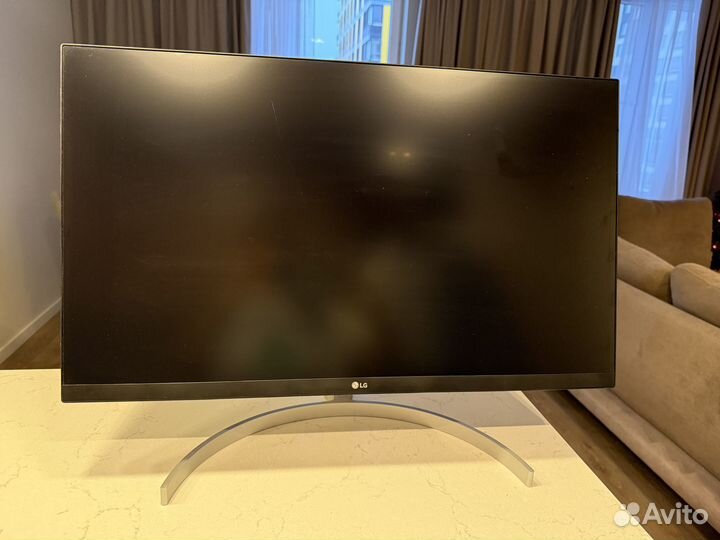 Монитор 27 Ul850-W