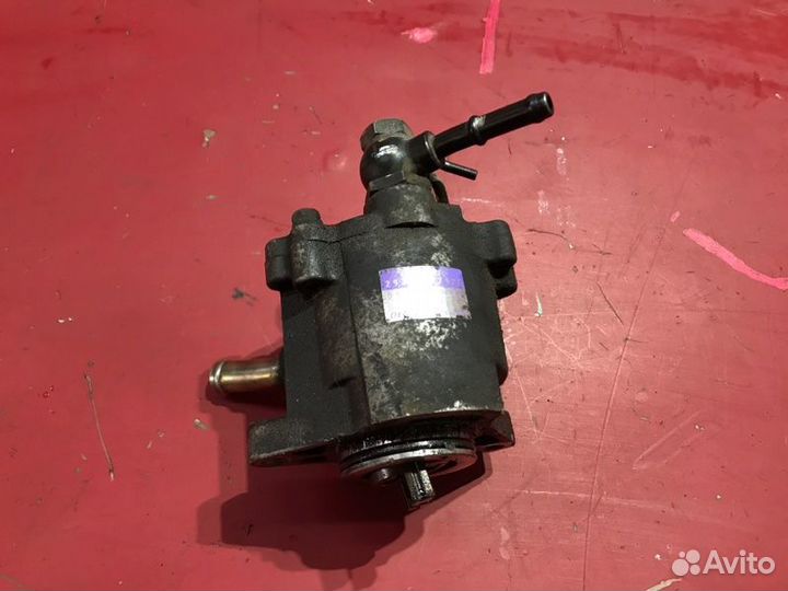 Насос вакуумный Toyota Avensis Т250 (дорестайл)