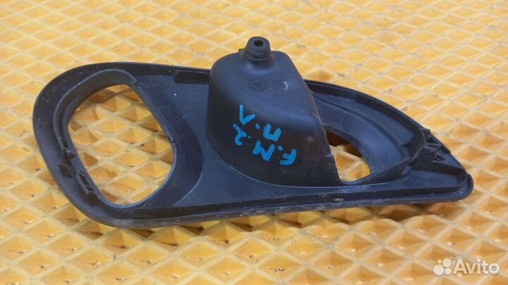 Накладка передней левой ручки Ford Mondeo 2