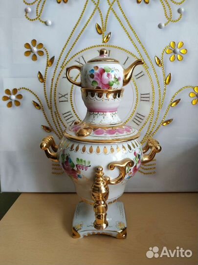 Самовар и сахарница из Гжели