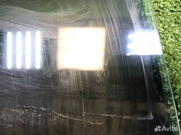 Стекло двери заднее правое Peugeot 308 хэтчбек 1.6
