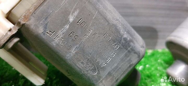 Моторчики стеклоподъемника левый Ford Focus 2