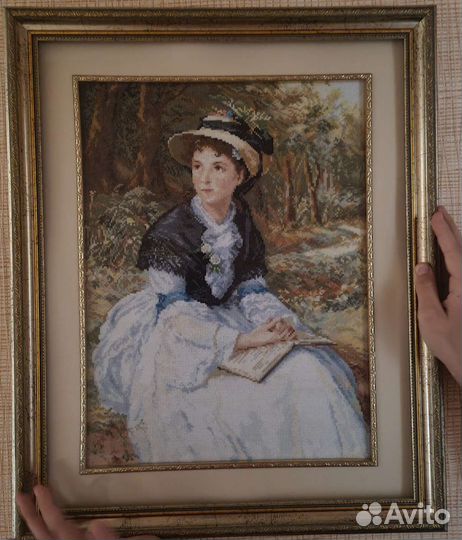 Картина вышитая крестом, в раме